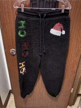 No Boundaries Christmas Sherpa Jogger Pants Black HO HO HO Santa – L